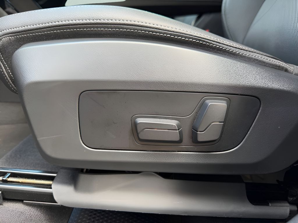 Certified Used 2023 Green BMW xDrive28i image 11