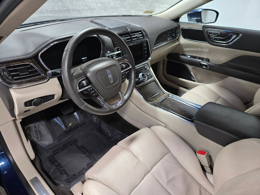 2017 Lincoln Continental Reserve - Photo 12