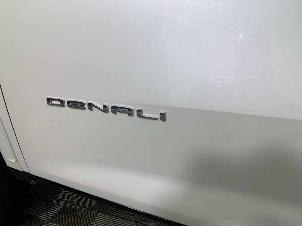 2024 GMC Acadia Denali 11