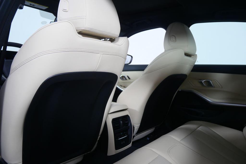 Thumbnail: 2026 BMW 3 Series - 17