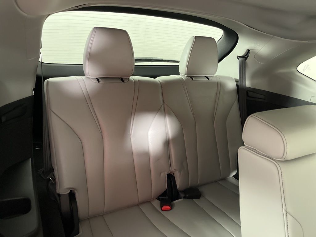 Thumbnail: 2023 Acura MDX - 8