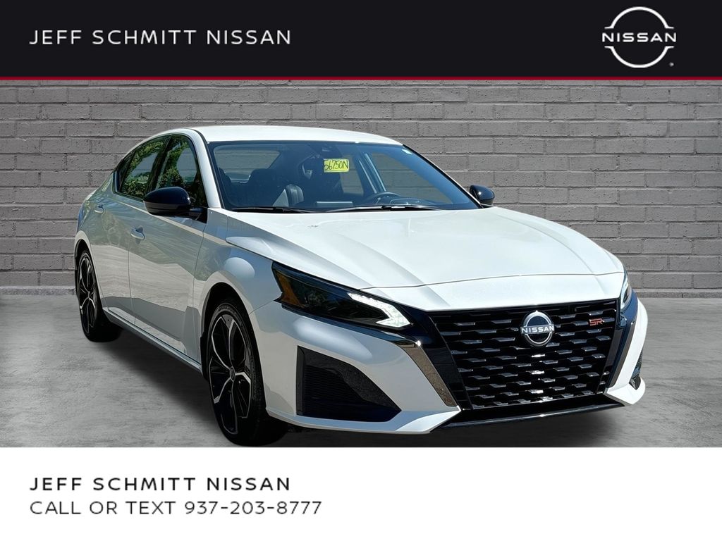 Pearl White Tricoat 2025 Nissan Altima Sedan Front-Wheel Drive Continuously Variable Transmission