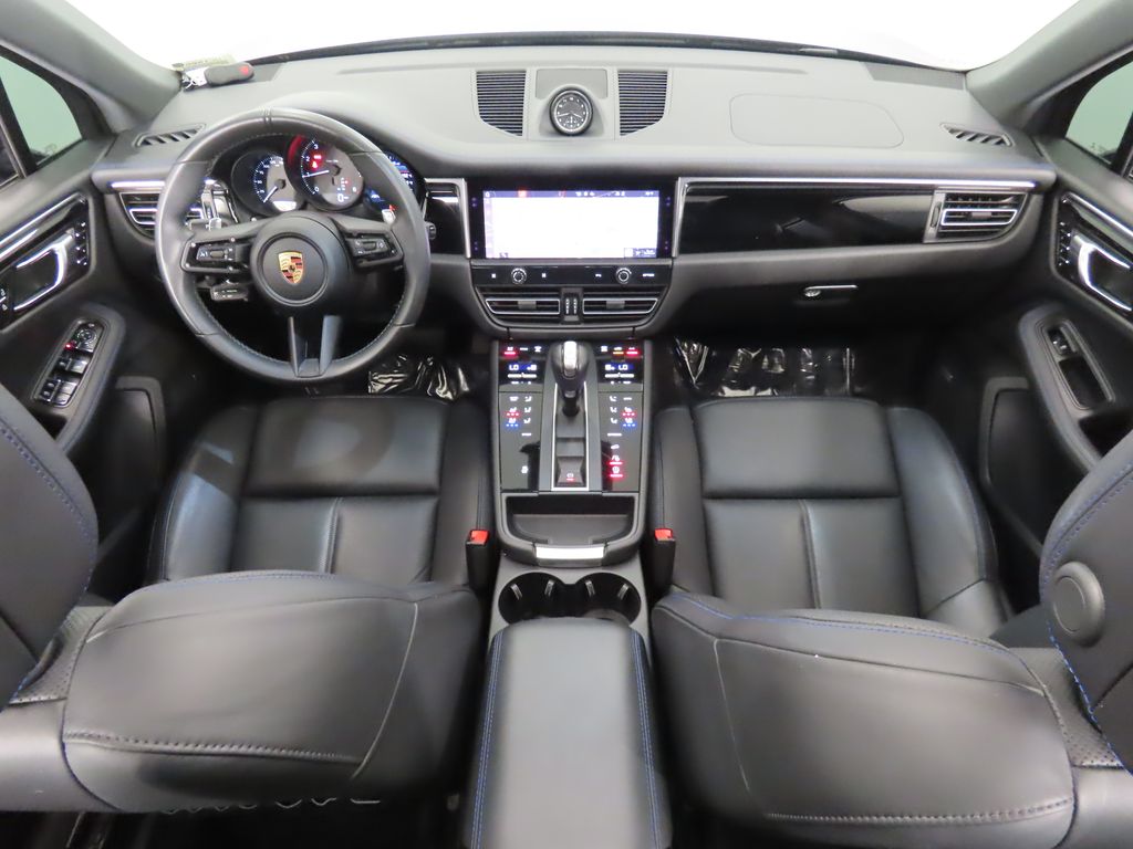 Thumbnail: 2022 Porsche Macan - 14