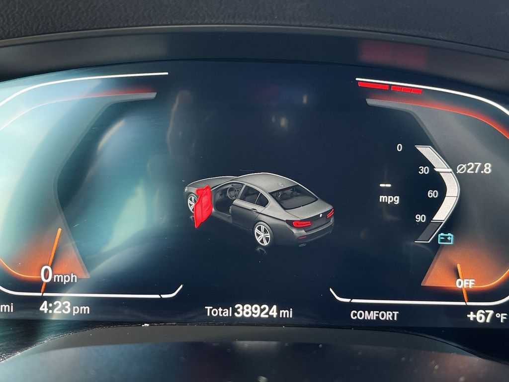 Thumbnail: 2022 BMW 5 Series - 15