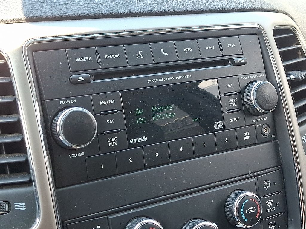 Thumbnail: 2013 Jeep Grand Cherokee - 17