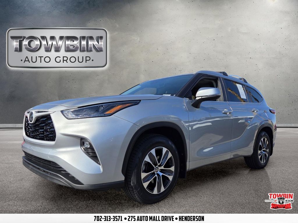 Celestial Silver Metallic 2025 Toyota Highlander SUV / Crossover Front-Wheel Drive 8-Speed Automatic