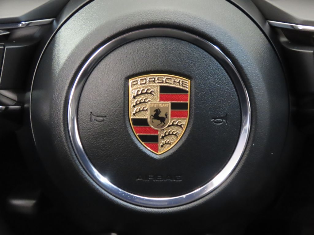 Thumbnail: 2026 Porsche Macan - 21