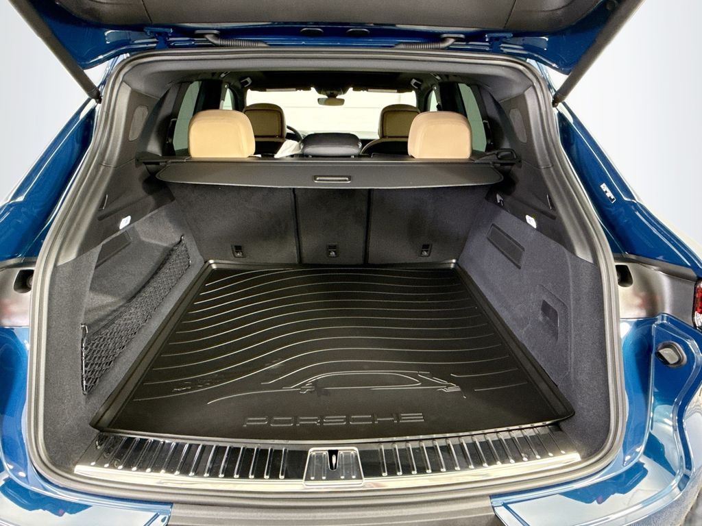 Thumbnail: 2026 Porsche Cayenne - 29