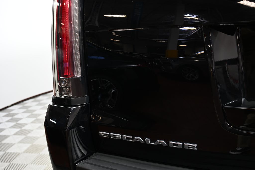 2017 Cadillac Escalade Premium Luxury 11