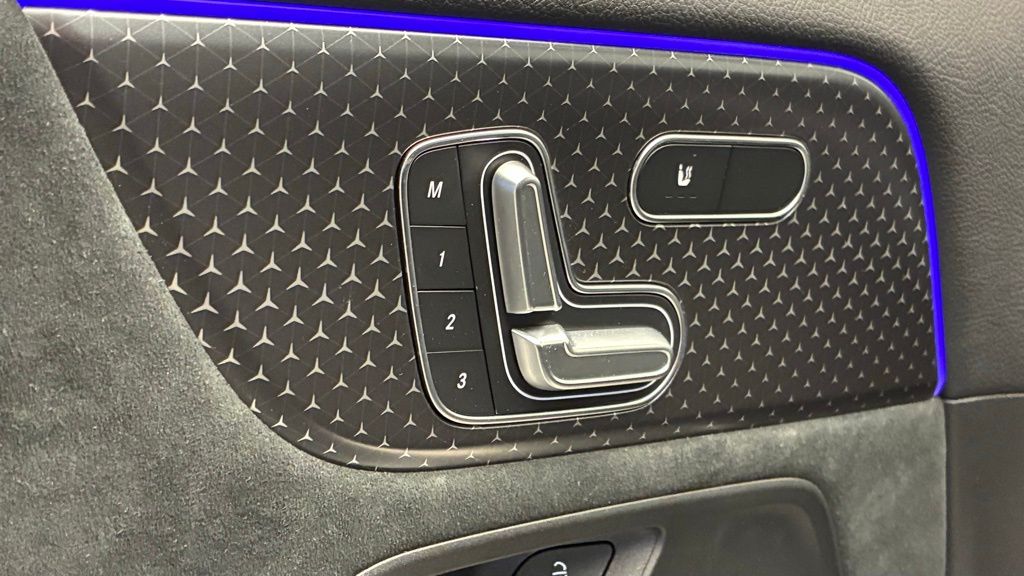 Thumbnail: 2025 Mercedes-Benz GLA - 12