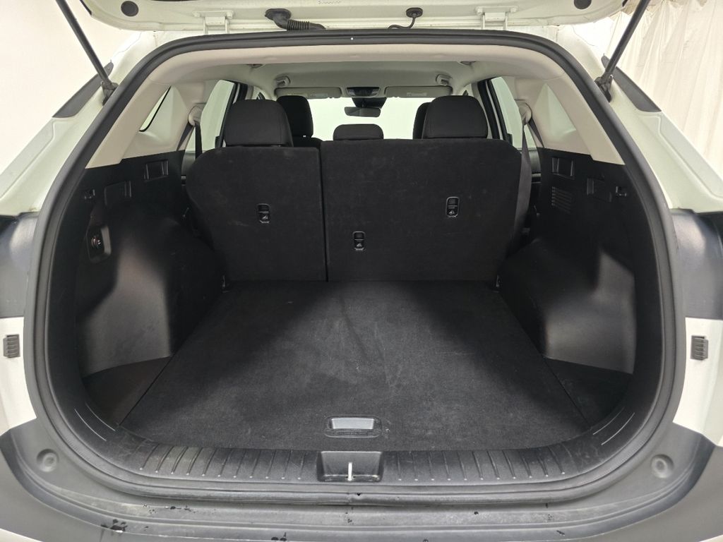 Used 2024 White Kia LX image 16