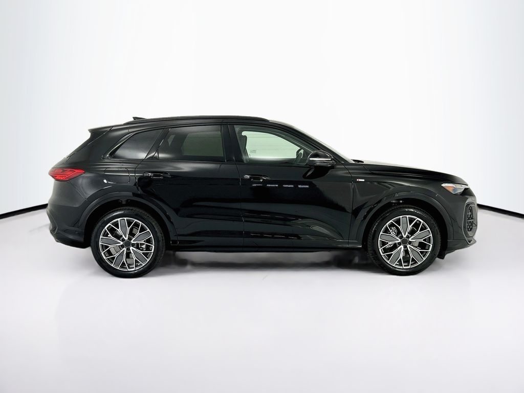 Thumbnail: 2026 Audi Q5 - 4