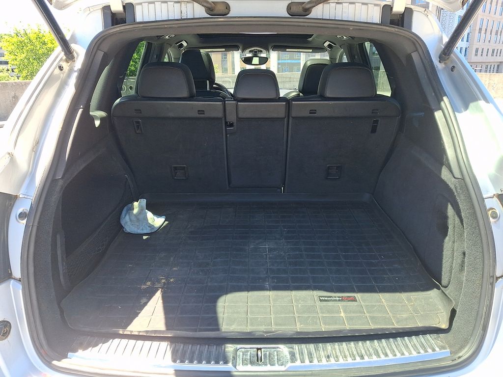 Thumbnail: 2012 Porsche Cayenne - 30