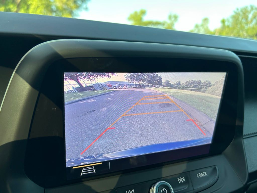 Thumbnail: 2019 Chevrolet Camaro - 18