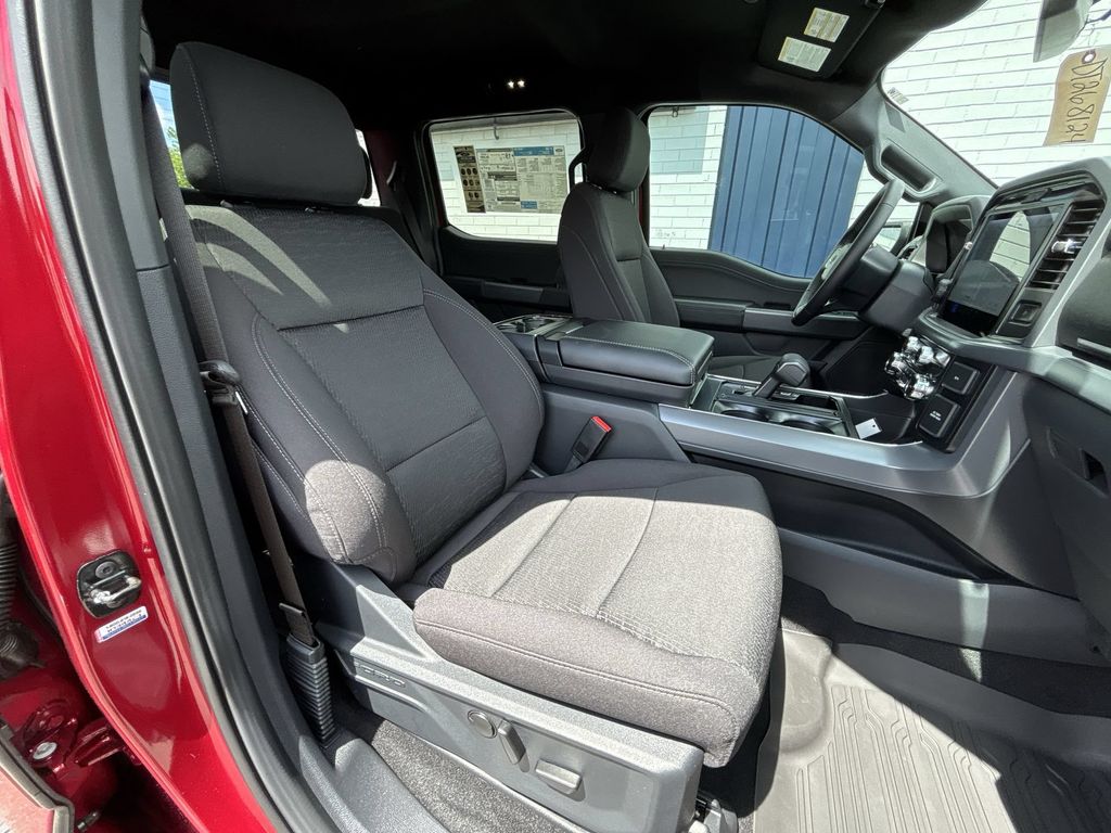 New 2026 Ruby Red Metallic Tinted Clearcoat Ford XLT image 26