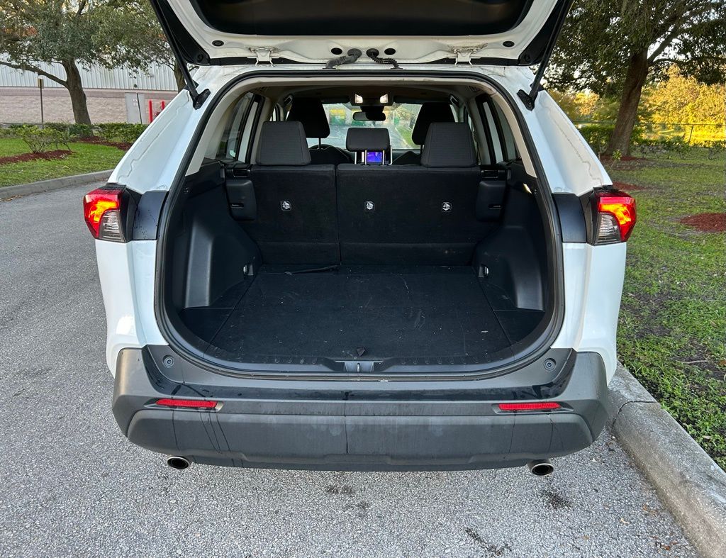 Thumbnail: 2023 Toyota RAV4 - 10