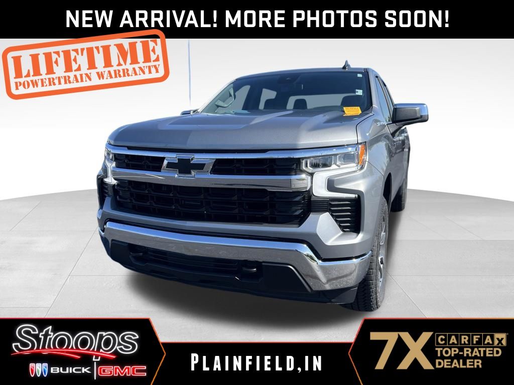 Sterling Gray Metallic 2024 Chevrolet Silverado 1500 LT Crew Cab 4WD Pickup Truck Four-Wheel Drive 8-Speed Automatic