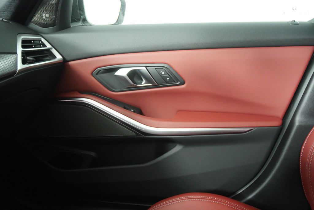 Thumbnail: 2025 BMW 3 Series - 22