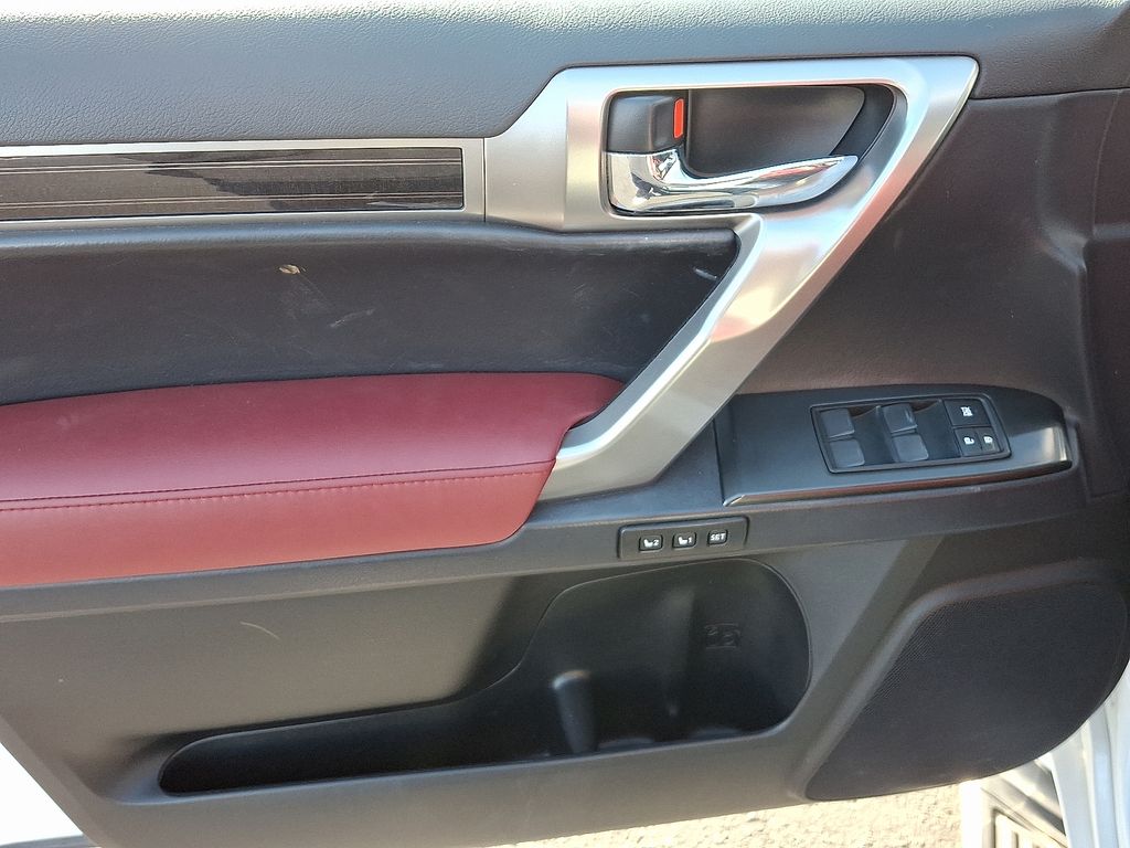 Thumbnail: 2022 Lexus GX - 14