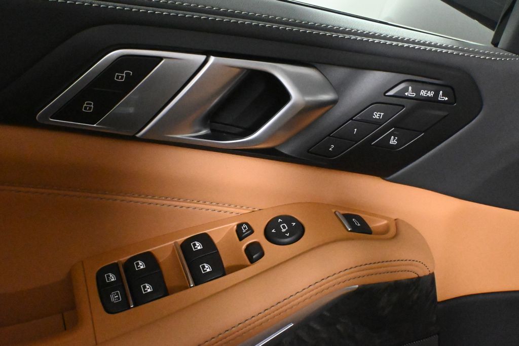 Thumbnail: 2026 BMW X7 - 31