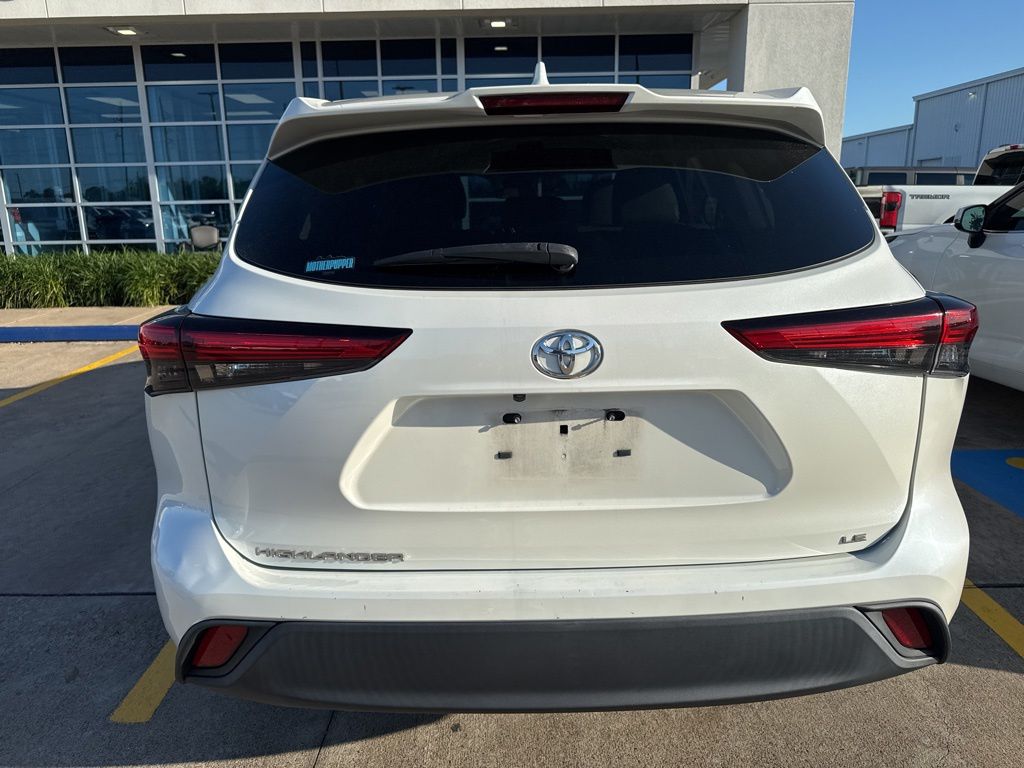 2021 Toyota Highlander LE White at Autostrade