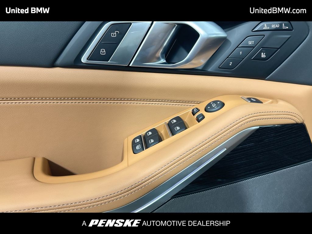 Thumbnail: 2026 BMW X7 - 11