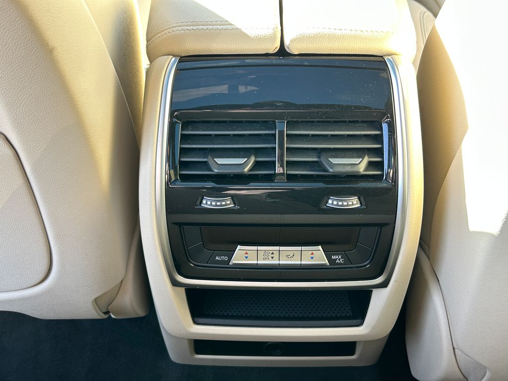 2022 BMW X5 xDrive45e 32