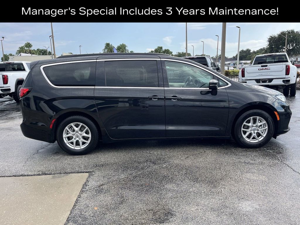 2022 Chrysler Pacifica Touring L 4