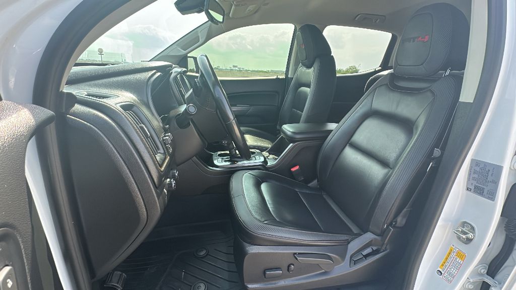 2021 GMC Canyon AT4 w/Leather White at AutoSavvy Houston Southwest