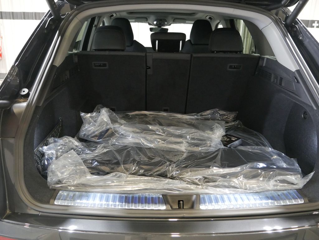 Thumbnail: 2025 Audi Q5 - 23