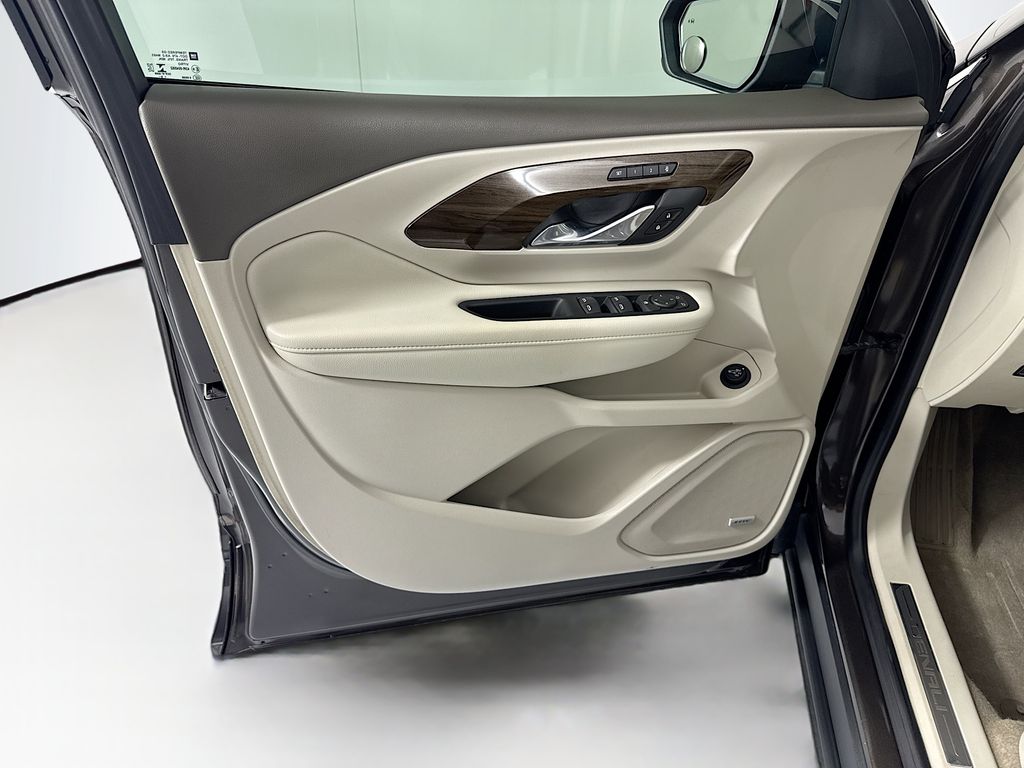 Thumbnail: 2020 GMC Terrain - 25