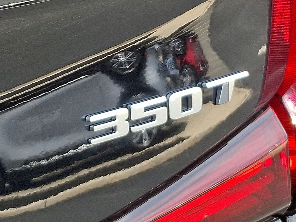 Thumbnail: 2025 Cadillac XT4 - 6