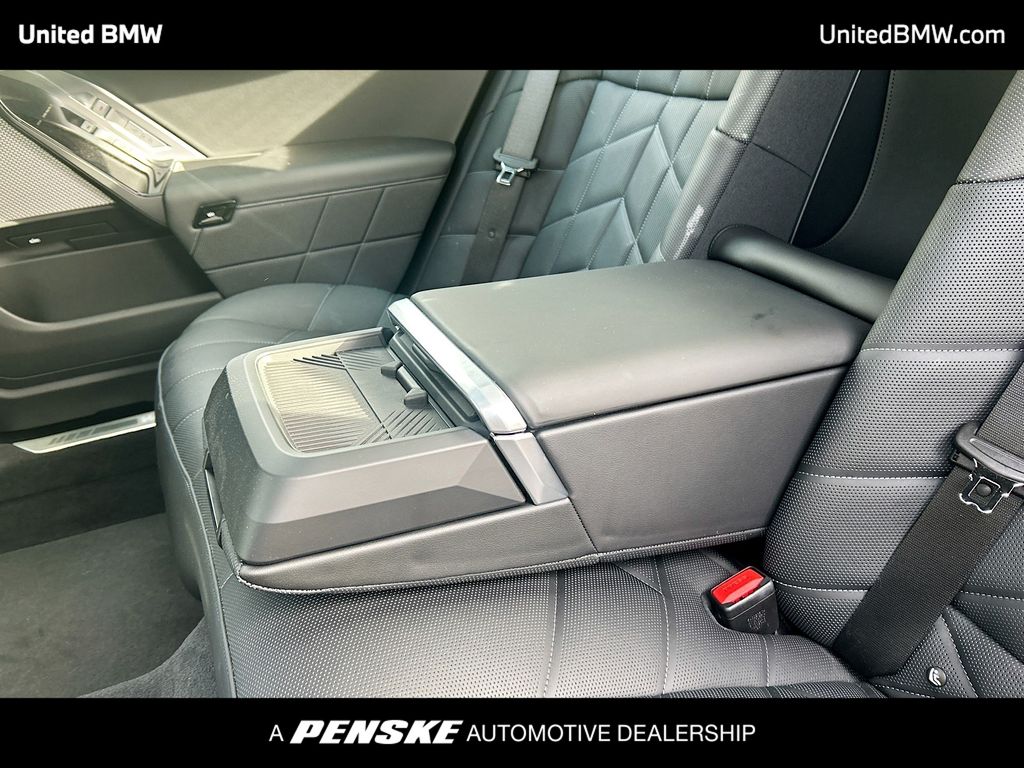 Thumbnail: 2023 BMW 7 Series - 17