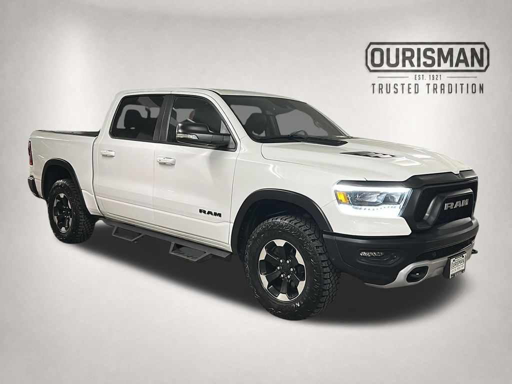 Bright White Clearcoat 2022 RAM 1500 Pickup Truck Four-Wheel Drive 8-Speed Automatic
