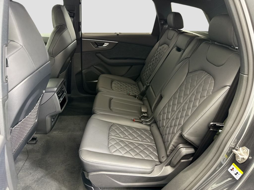 Thumbnail: 2026 Audi SQ7 - 20