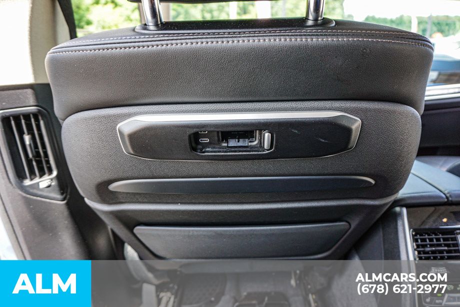 Used 2024 Black BMW xDrive40i image 35