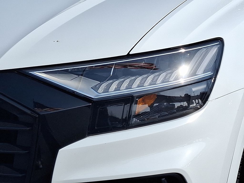 Thumbnail: 2023 Audi SQ8 - 9