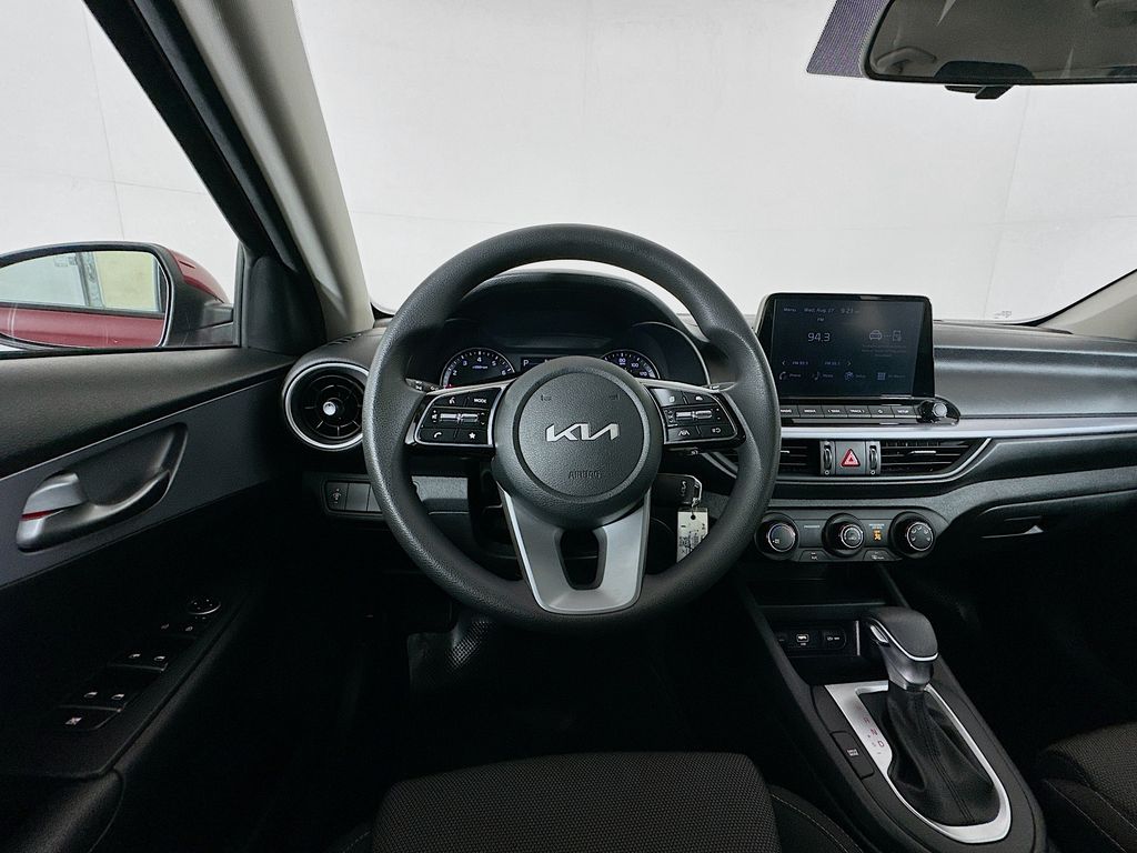 Thumbnail: 2022 Kia Forte - 21
