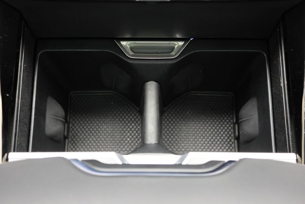 Thumbnail: 2025 Land Rover Range Rover Sport - 24