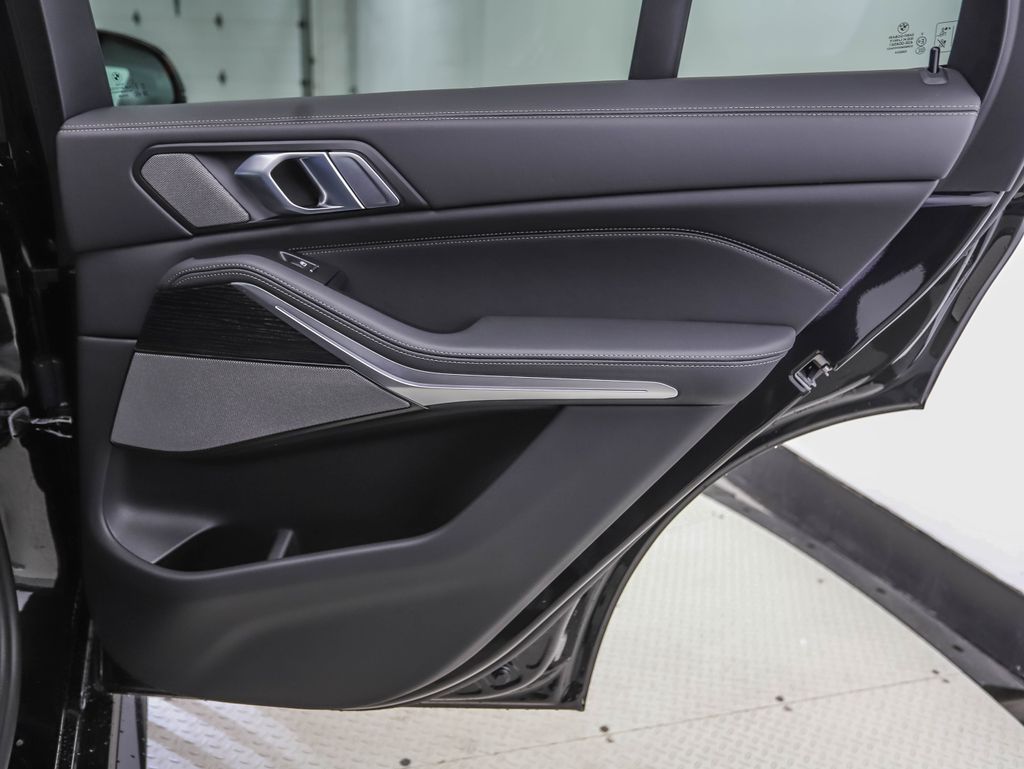 Thumbnail: 2026 BMW X5 - 25