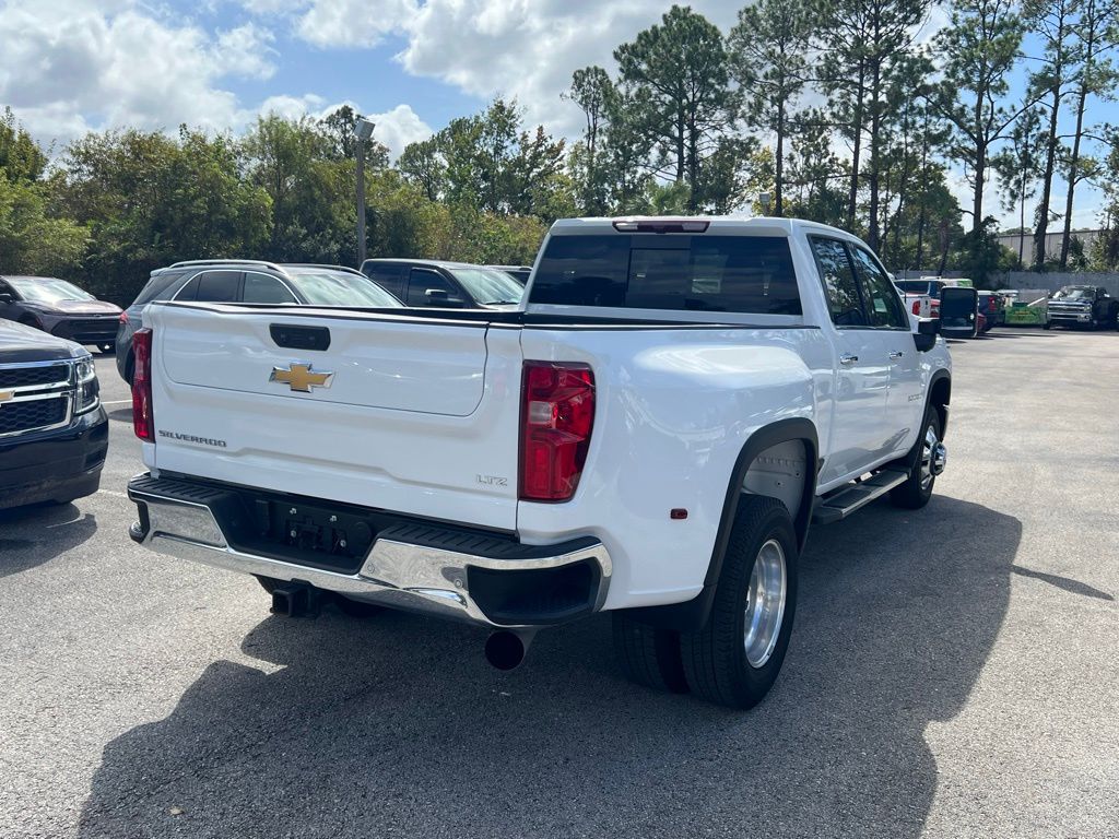 2024 Chevrolet Silverado 3500HD LTZ 3