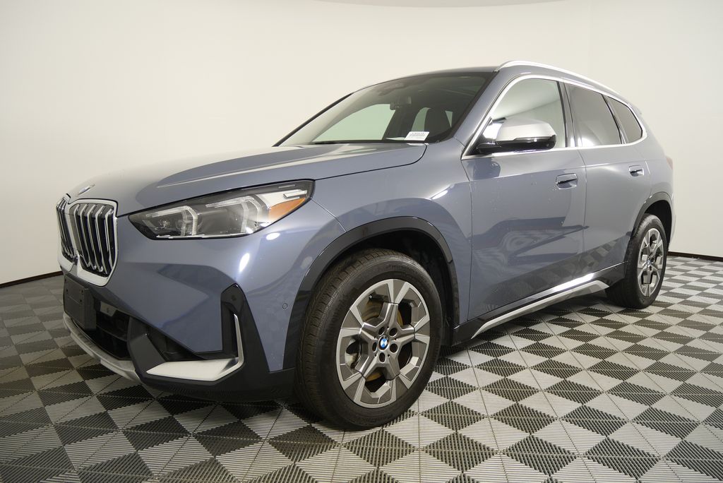 Thumbnail: 2023 BMW X1 - 8