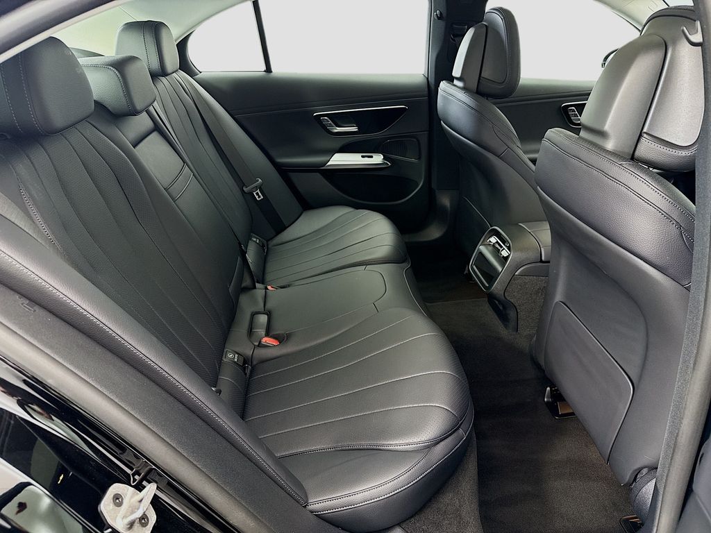 Thumbnail: 2025 Mercedes-Benz E-Class - 21