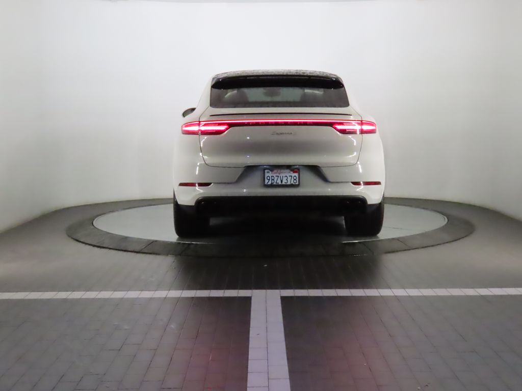 Thumbnail: 2022 Porsche  - 6