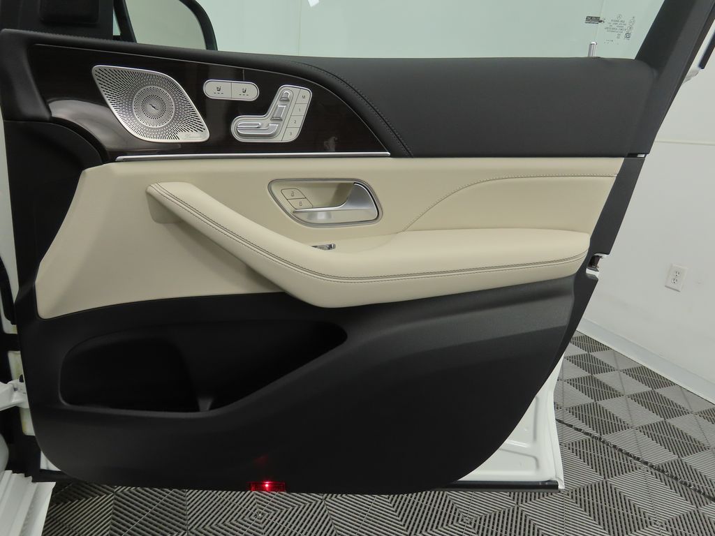 Thumbnail: 2026 Mercedes-Benz GLE - 25