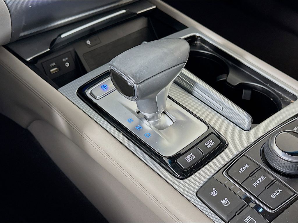 Thumbnail: 2018 Genesis G80 - 17