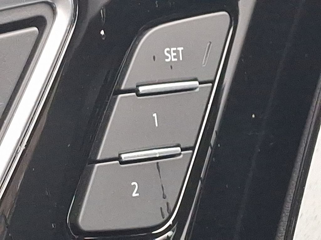 Thumbnail: 2024 Audi Q4 e-tron - 27