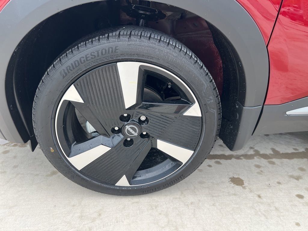 2025 Scarlet Ember Tintcoat Nissan Kicks SR FWD SUV