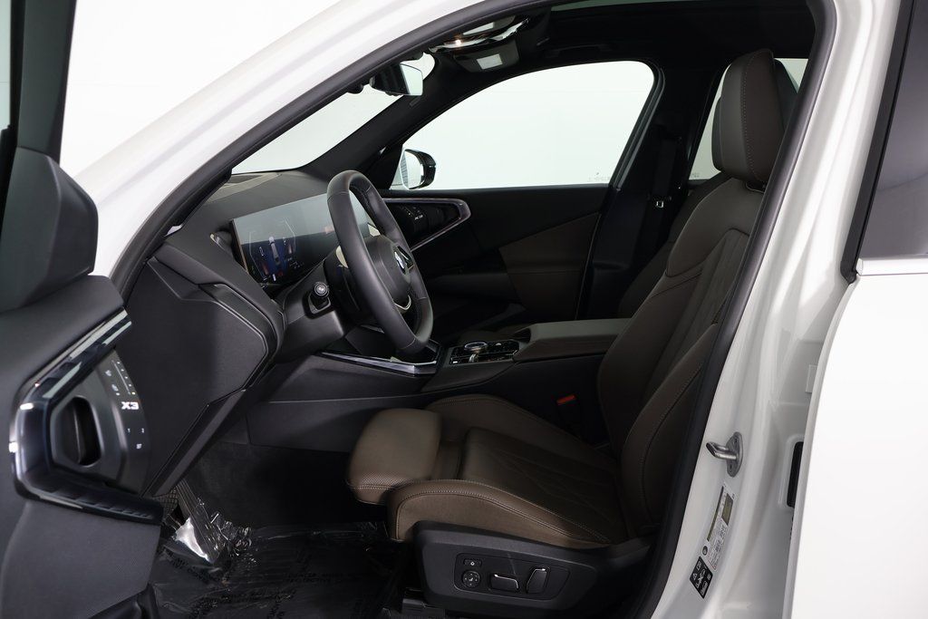 Thumbnail: 2025 BMW X3 - 10