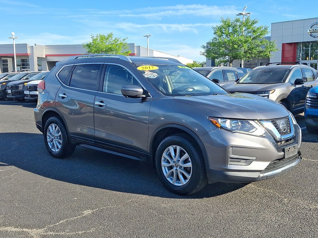 Thumbnail: 2017 Nissan Rogue - 3